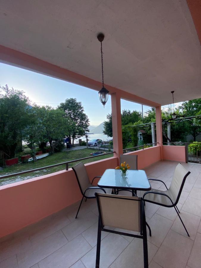 Apartments Vido Kotor Bagian luar foto