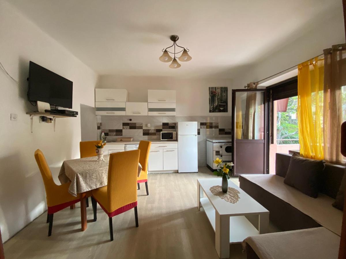 Apartments Vido Kotor Bagian luar foto