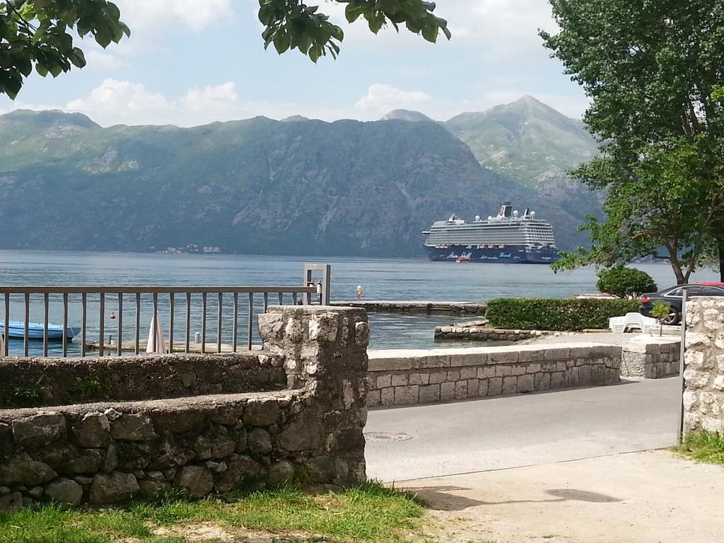Apartments Vido Kotor Bagian luar foto