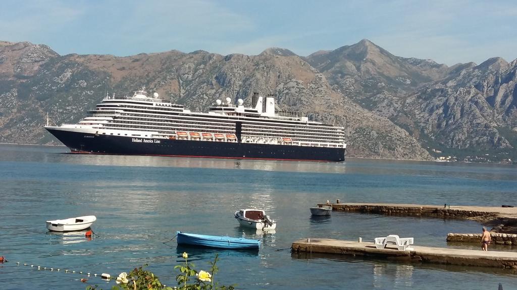 Apartments Vido Kotor Bagian luar foto