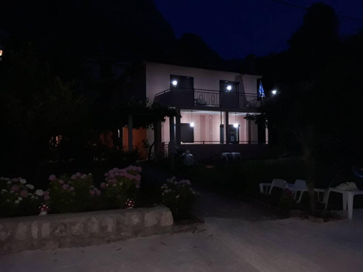 Apartments Vido Kotor Bagian luar foto