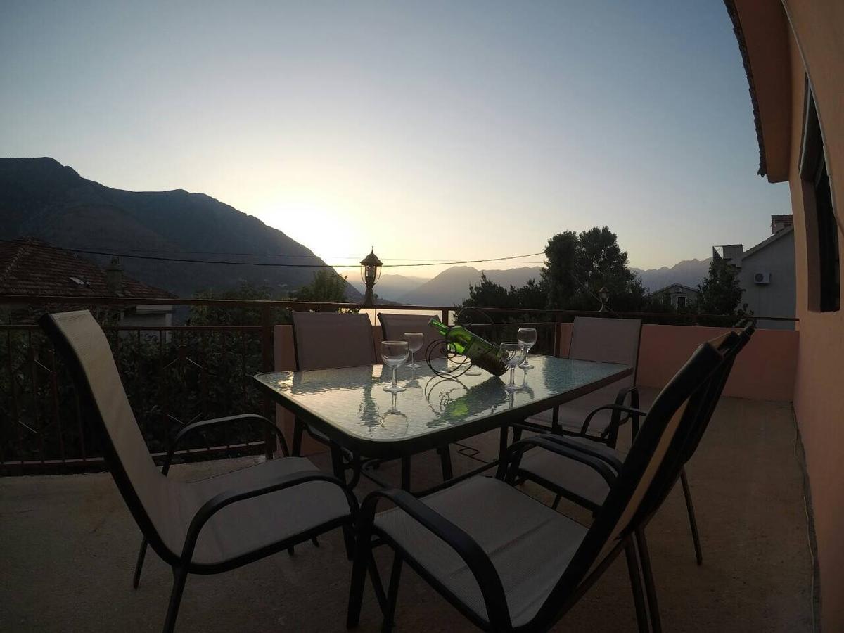 Apartments Vido Kotor Bagian luar foto